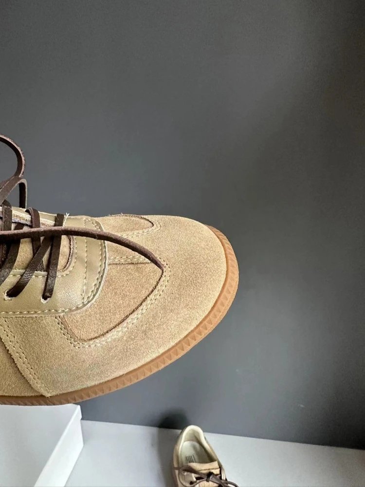 Maison Margiela Replica Sneakers Brown Suede with Contrasting Laces Sneakers - 23