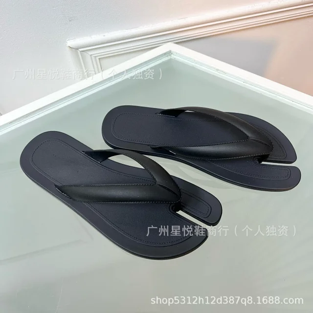 Unbranded Sandals Split-Toe Thong Flat product detail image 1
