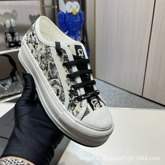 Dior Sneakers Low-Top Platform Oblique Jacquard product detail image 18