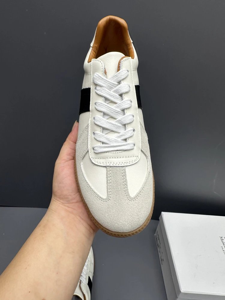 Maison Margiela Replica Sneakers White Black Beige Sneakers - 23
