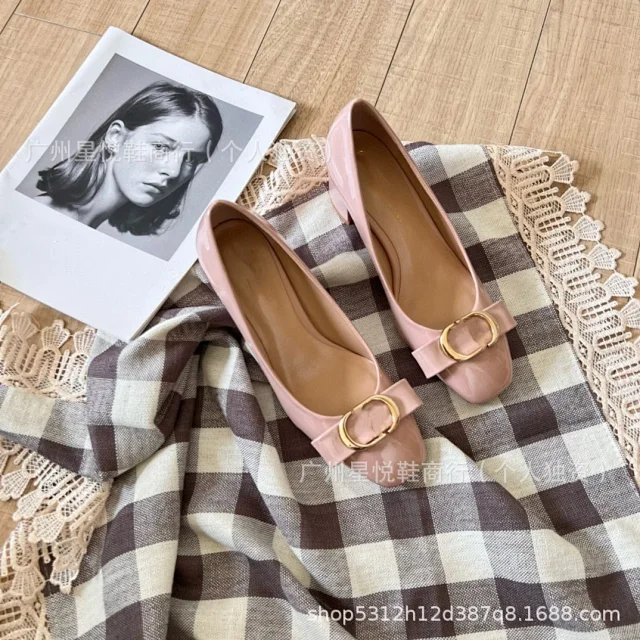 Unbranded High Heels Patent Mary Jane Pumps with Gold-Tone Buckle and Block Heel product detail image 7