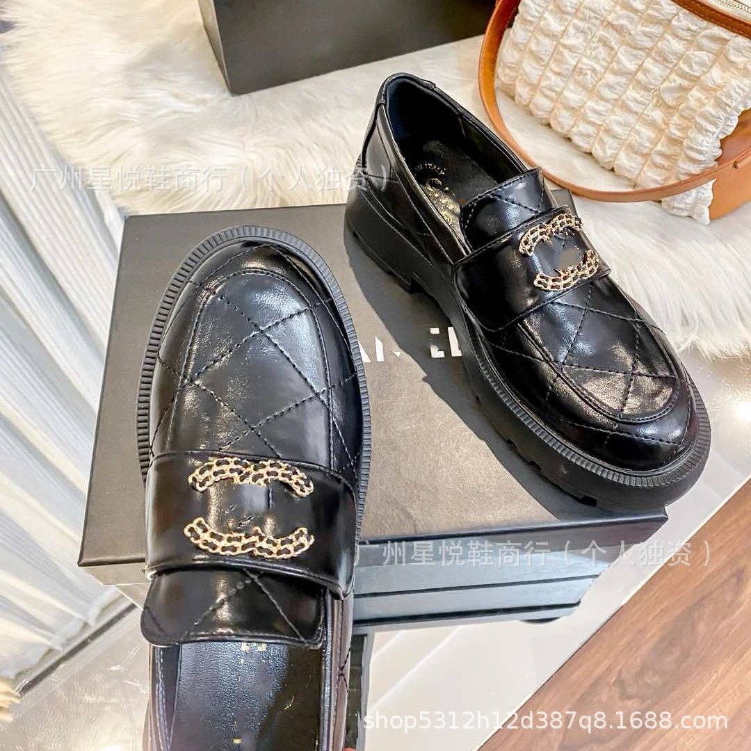 Chanel-inspired Quilted Loafers with CC Logo Buckle Black Leather Loafers - 5