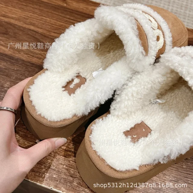 UGG Slippers Logo-Embroidered Fur-Lined Platform Mule product detail image 10