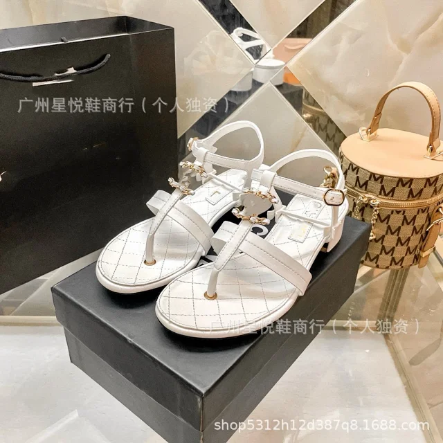 Unbranded Sandals Ankle-Strap Thong with Quilted Footbed and Metal Ornament product detail image 6
