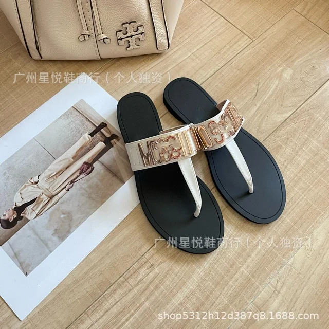 Moschino Sandals Metal Logo Thong product detail image 4