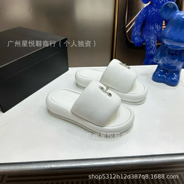 Unbranded Slippers Platform slide with metal bow ornament product detail image 1