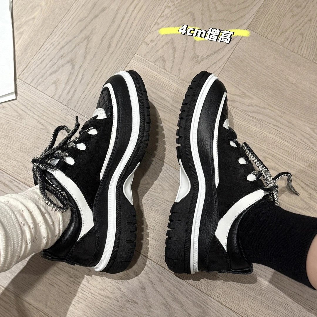 Off-White Diagonal Stripe Low Top Black and White Sneakers - 7