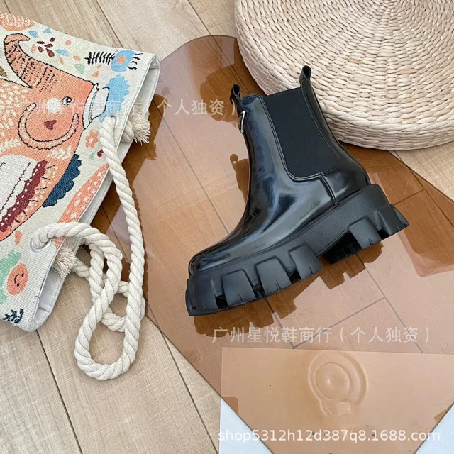 Unbranded Boots Chelsea Ankle with Triangle Hardware and Lug Sole product detail image 8