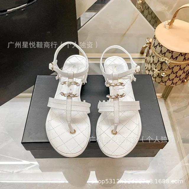 Unbranded Sandals Ankle-Strap Thong with Quilted Footbed and Metal Ornament product detail image 8
