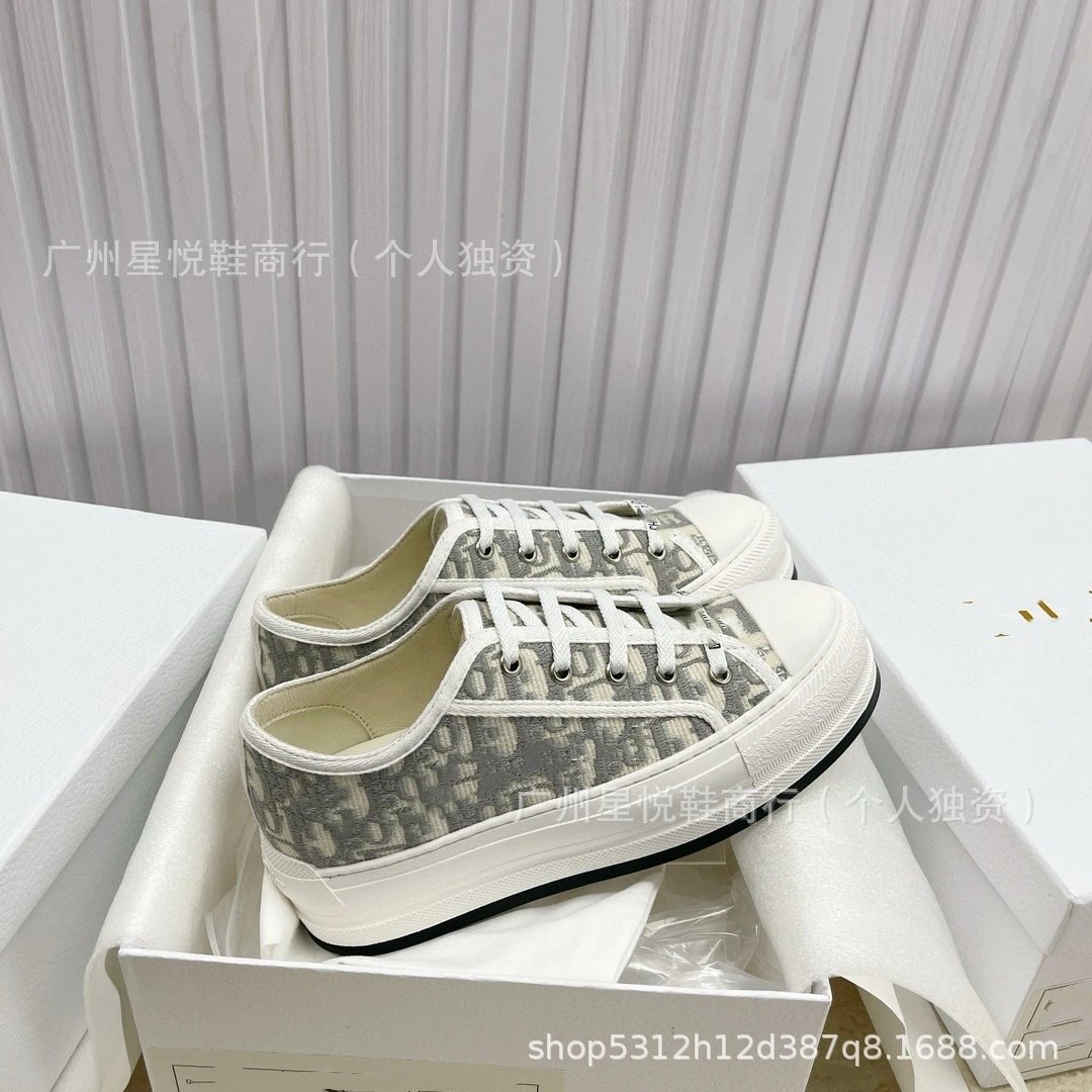 Grey Lettering Thick Sole Black Edge