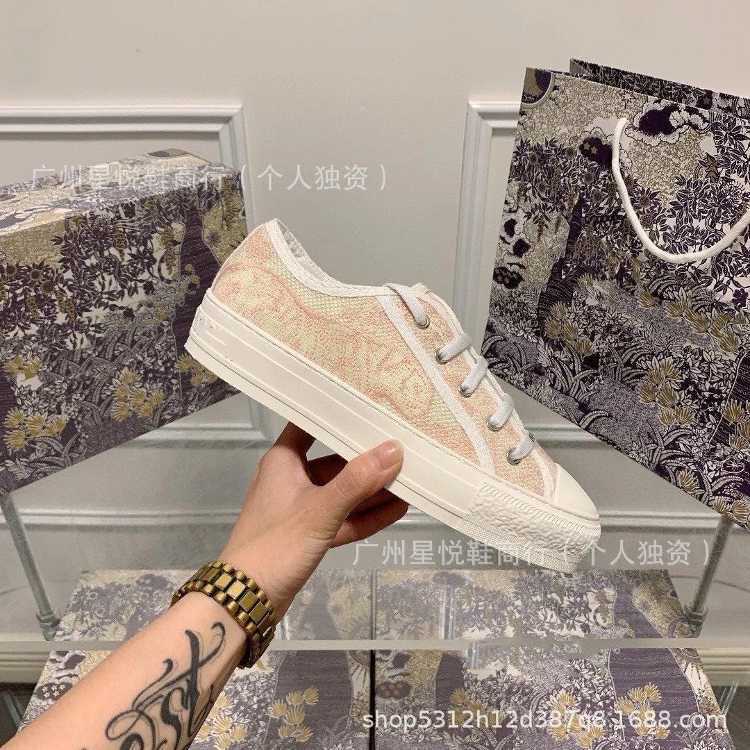 Pink Embroidery - Thin Sole