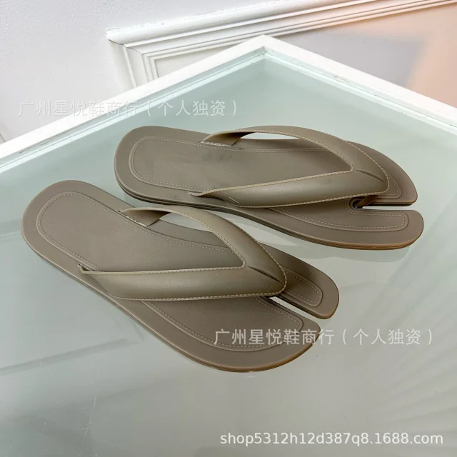 Unbranded Sandals Split-Toe Thong Flat product detail image 4
