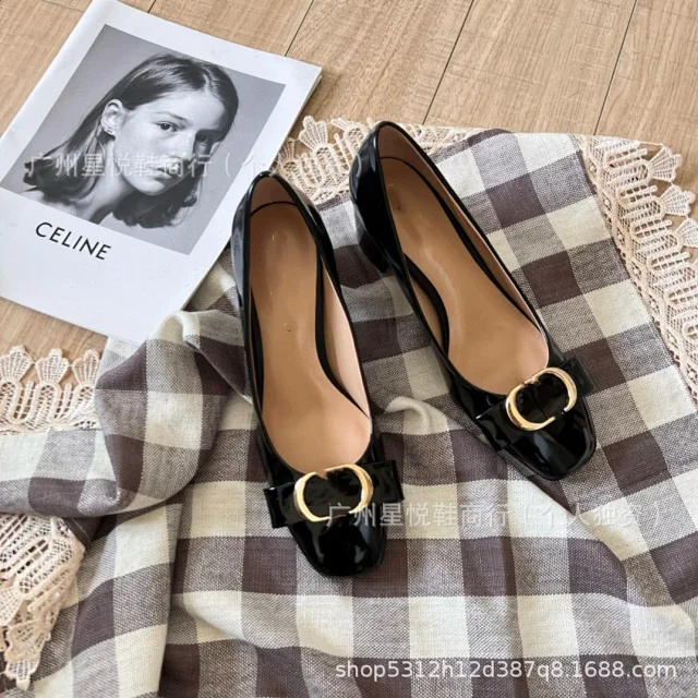 Unbranded High Heels Patent Mary Jane Pumps with Gold-Tone Buckle and Block Heel product detail image 3