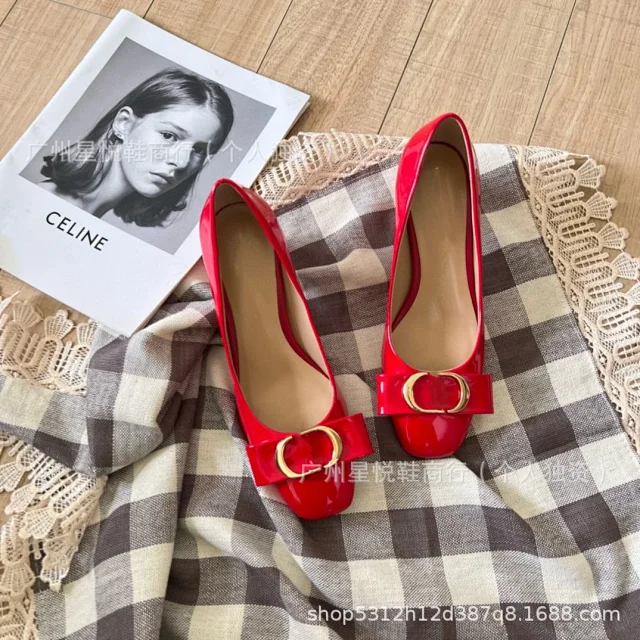Unbranded High Heels Patent Mary Jane Pumps with Gold-Tone Buckle and Block Heel product detail image 5