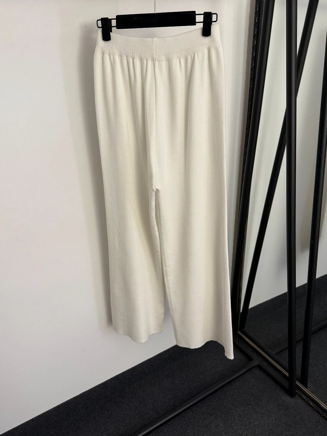 Lo Studio Ribbed Knit Set White Cardigan Vest Pants - 12