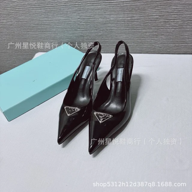 Prada High Heels Patent Leather Pointed-Toe Triangle-Plaque Slingback product detail image 4