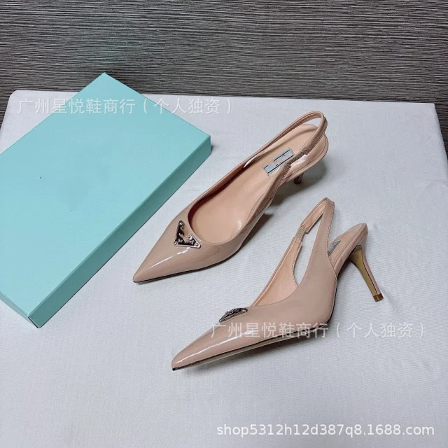 Prada High Heels Patent Leather Pointed-Toe Triangle-Plaque Slingback product detail image 12