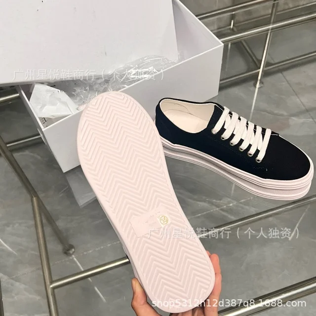Unbranded Sneakers Low-Top Canvas Platform with Crocodile Appliqué product detail image 3