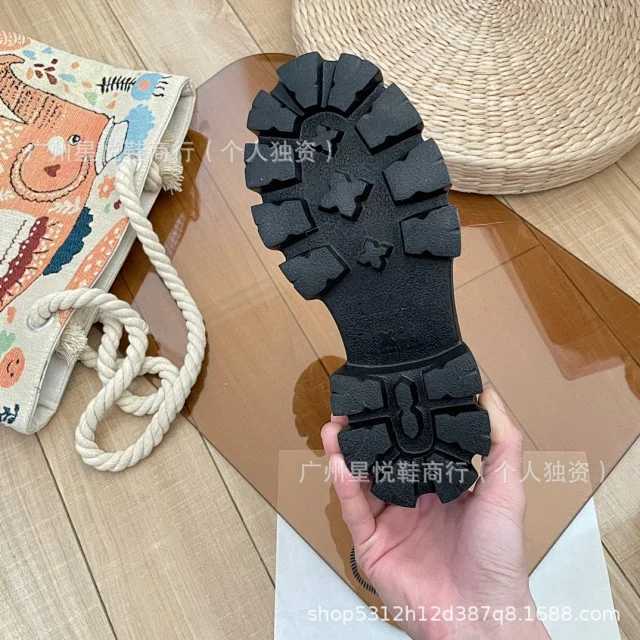 Unbranded Boots Chelsea Ankle with Triangle Hardware and Lug Sole product detail image 5