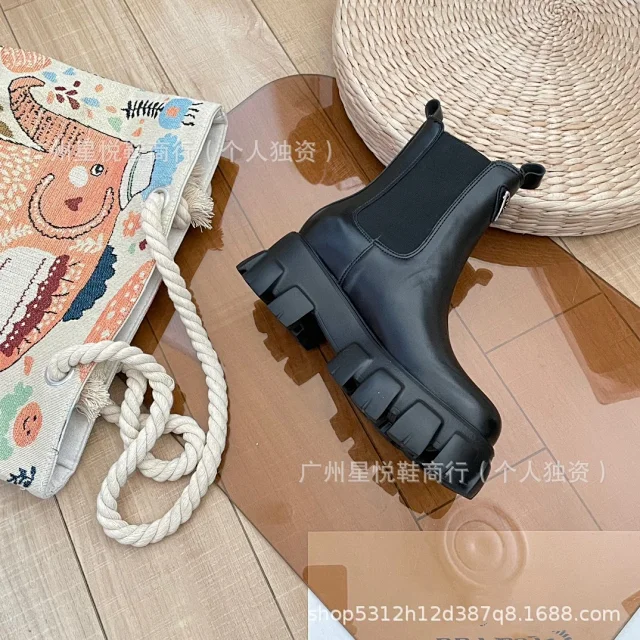 Unbranded Boots Chelsea Ankle with Triangle Hardware and Lug Sole product detail image 16