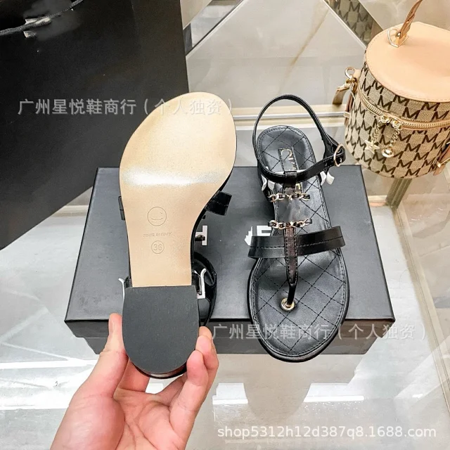 Unbranded Sandals Ankle-Strap Thong with Quilted Footbed and Metal Ornament product detail image 4