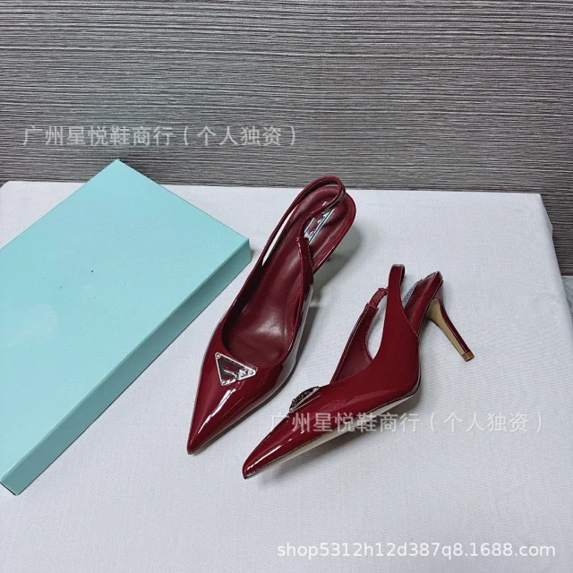 Prada High Heels Patent Leather Pointed-Toe Triangle-Plaque Slingback product detail image 8