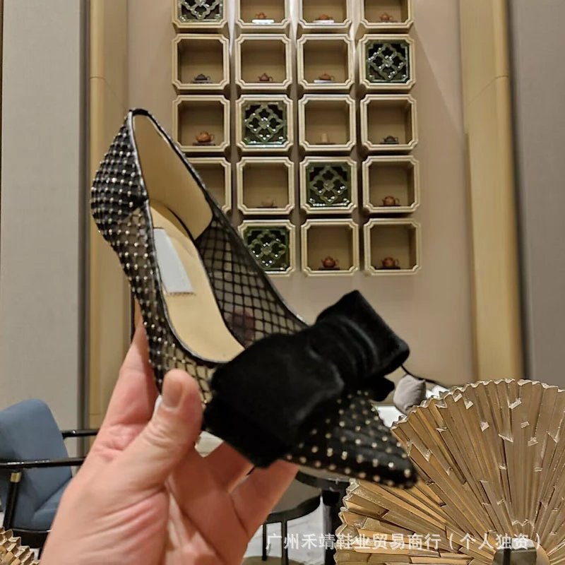 Valentino Garavani Rockstud Bow Pointed-Toe Pumps Black - 2