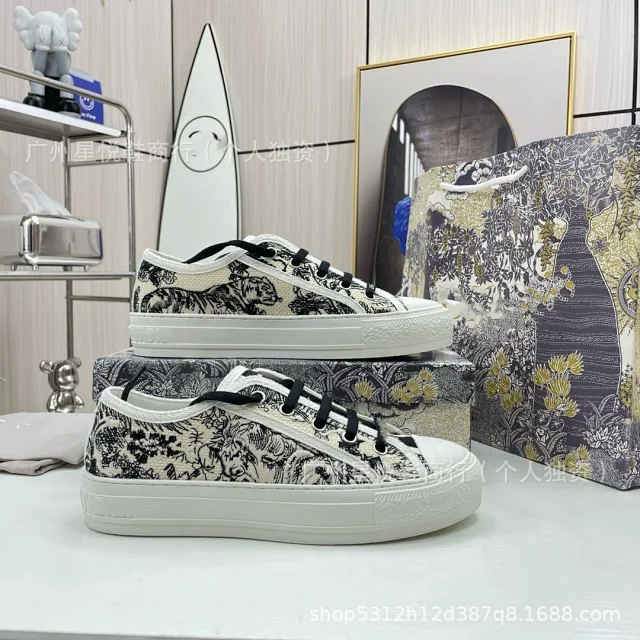 Dior Sneakers Low-Top Platform Oblique Jacquard product detail image 2