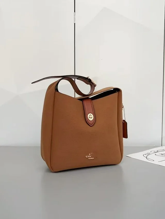 Coach Shoulder Bags Hadley Hobo product detail image 5