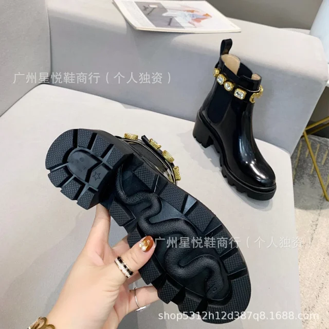 Unbranded Boots Embellished lug-sole Chelsea ankle product detail image 3
