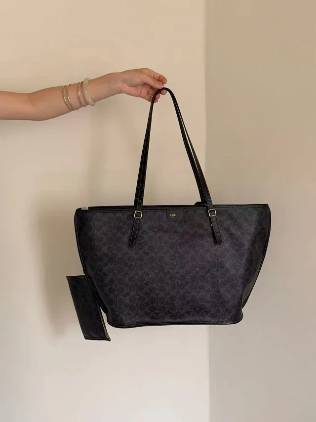 Coach Handbags TAXI 36 Tote product detail image 4