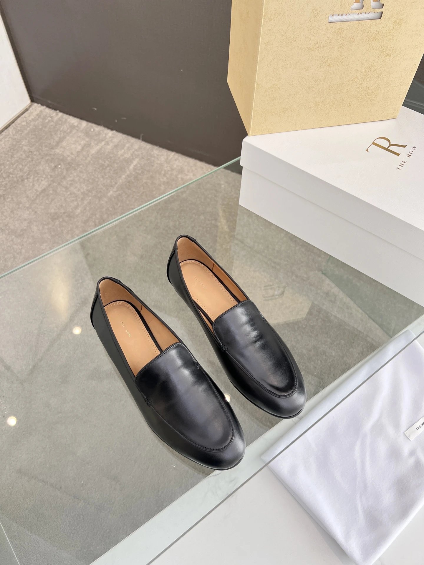 The Row Loafer Cream Leather Loafers - 3