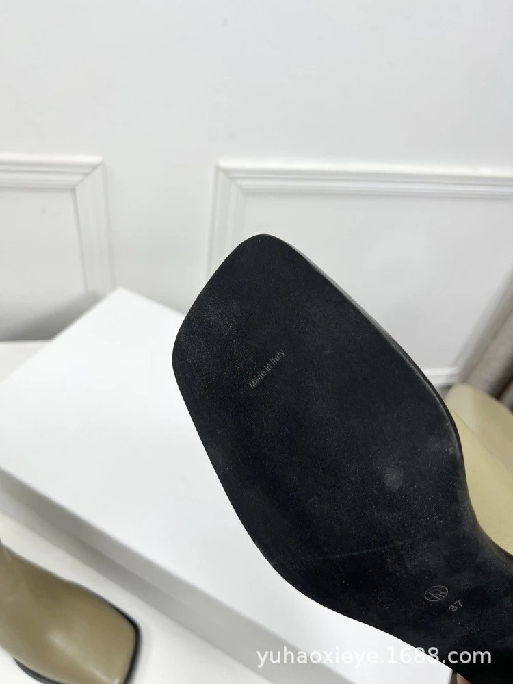 Black Square-Toe Knee-High Block Heel Boots - 25