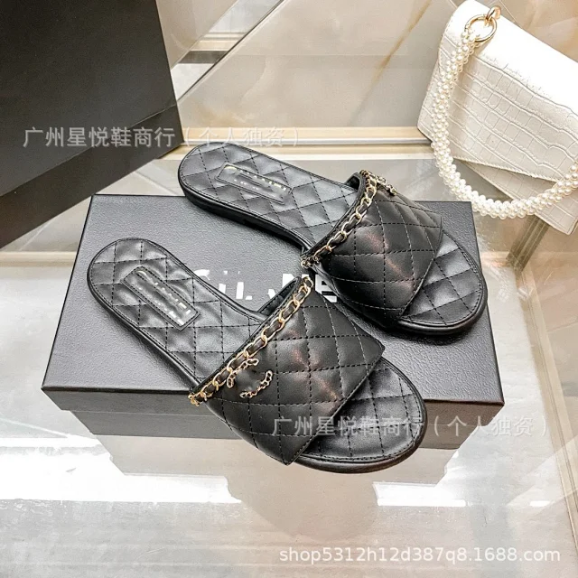 Chanel Sandals Quilted chain-strap slide product detail image 6