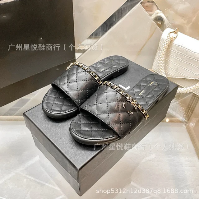 Chanel Sandals Quilted chain-strap slide product detail image 8