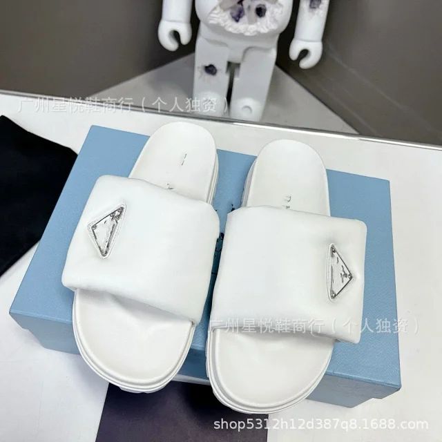 Unbranded Slippers Padded Slide with Triangle Metal Plaque product detail image 14