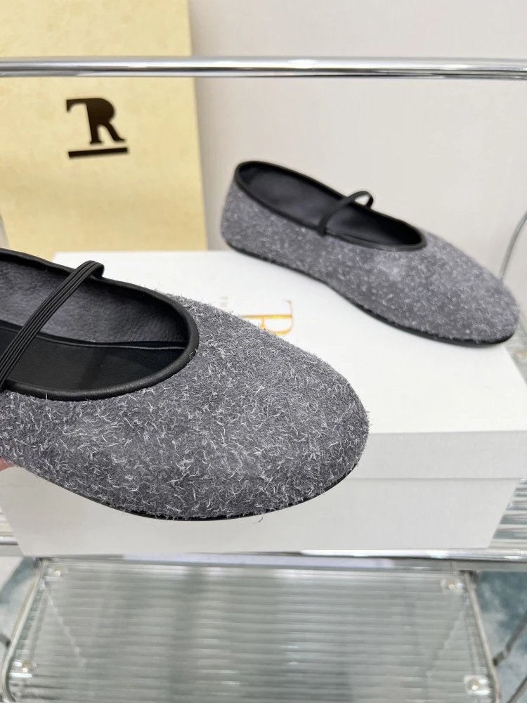 Maison Margiela Tabi Mary Jane Gray Wool-Blend Flat Shoes - 8