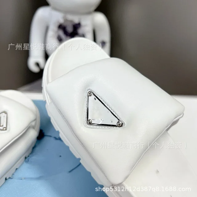 Unbranded Slippers Padded Slide with Triangle Metal Plaque product detail image 16
