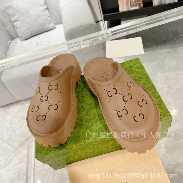 Gucci Slippers Platform GG Cutout Clogs product detail image 11