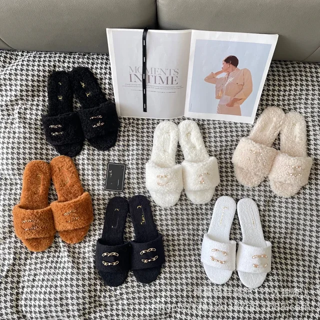 CELINE Slippers Shearling Slide with Double Chain Detail product detail image 2
