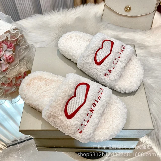 Unbranded Slippers Plush open-toe slides with heart appliqué product detail image 2