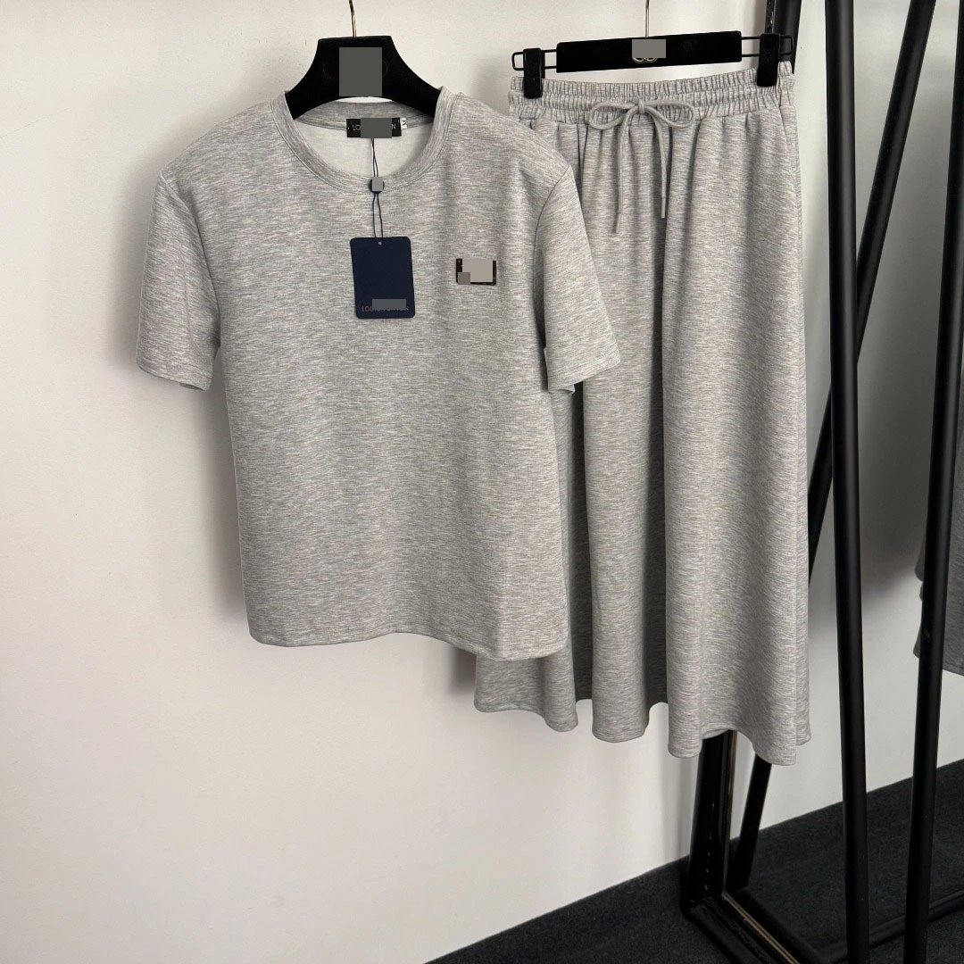 Design Minimalist Beige T-Shirt and Drawstring Sweatpants Set - 5