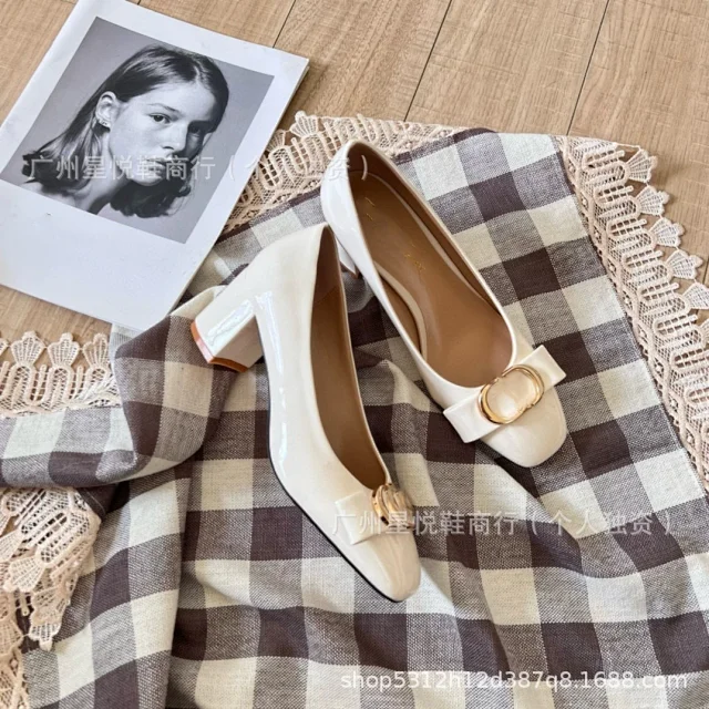 Unbranded High Heels Patent Mary Jane Pumps with Gold-Tone Buckle and Block Heel product detail image 9