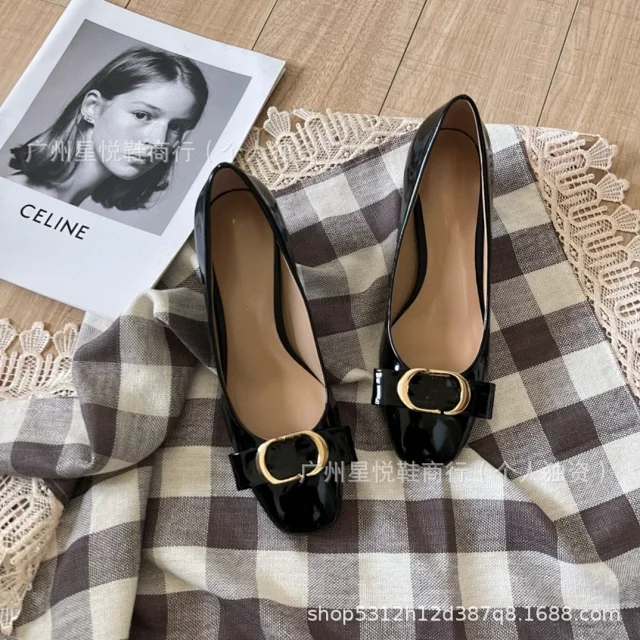 Unbranded High Heels Patent Mary Jane Pumps with Gold-Tone Buckle and Block Heel product detail image 4