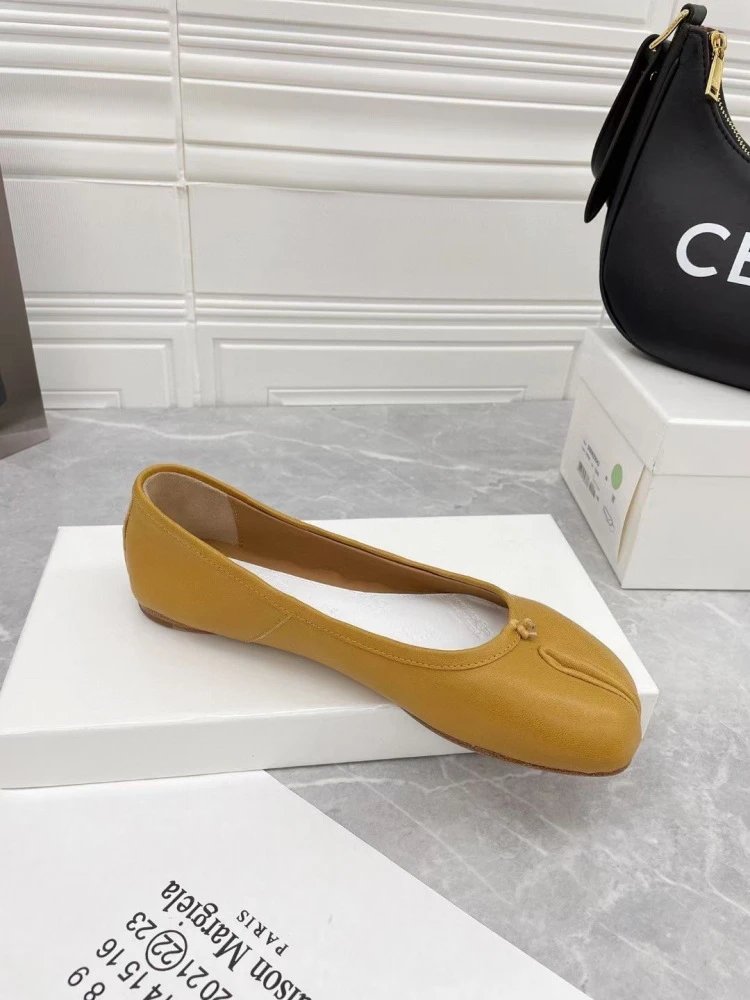 Maison Margiela Tabi Flat Brown Leather Shoes - 23