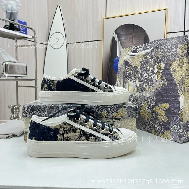 Dior Sneakers Low-Top Platform Oblique Jacquard product detail image 1