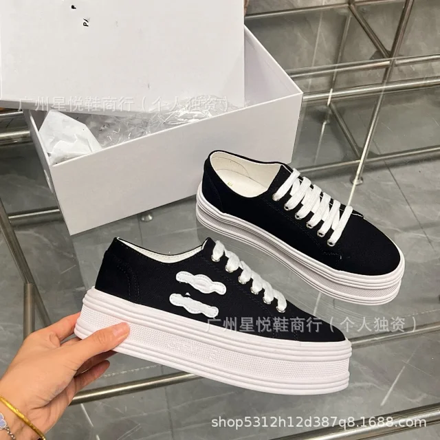 Unbranded Sneakers Low-Top Canvas Platform with Crocodile Appliqué product detail image 4
