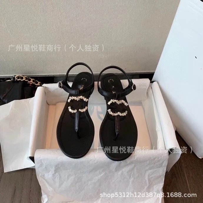 Chanel-Inspired CC Logo Thong Sandals Black Gold Sandals - 3