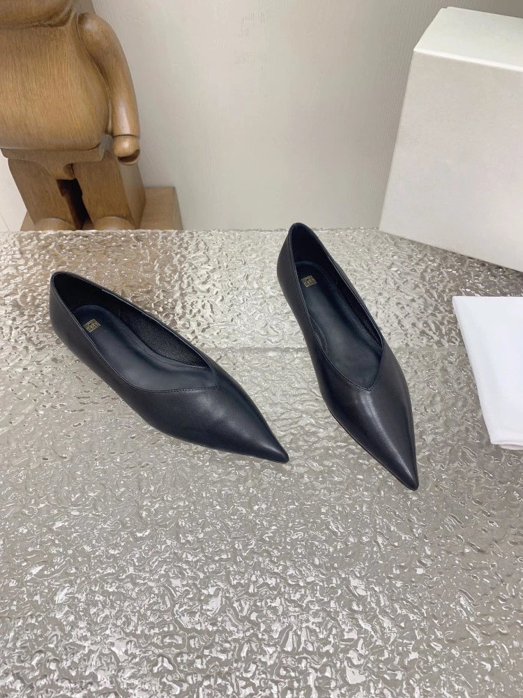 Saint Tears Pointed-Toe Flat Black Leather Shoes - 3