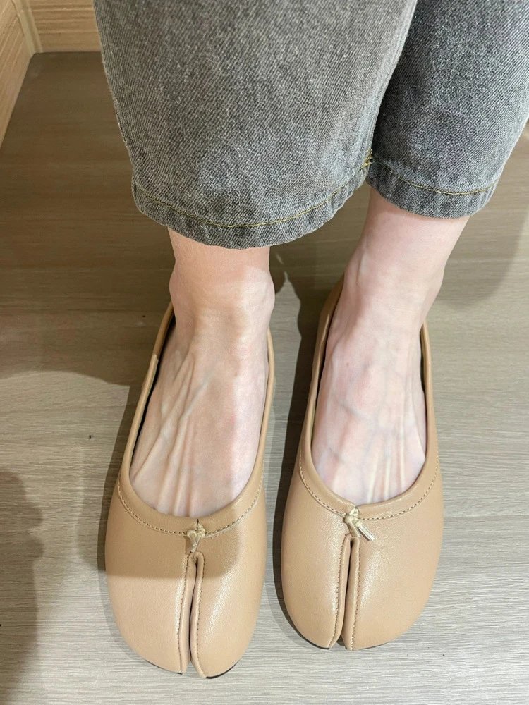 Maison Margiela Tabi Flat Brown Leather Shoes - 3